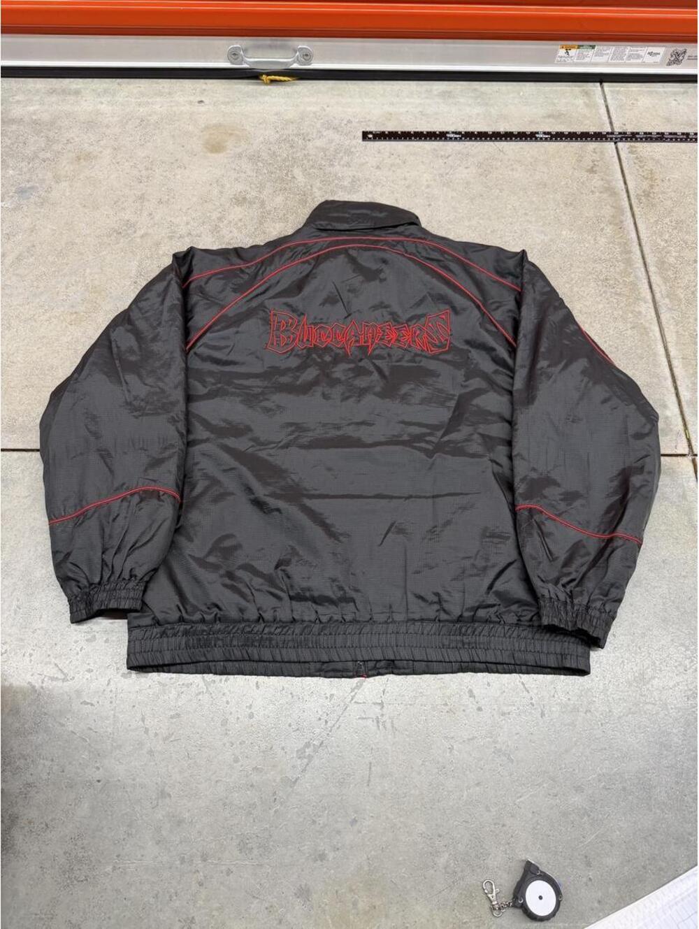 vintage tampa bay buccaneers black and red puffer jacket size large